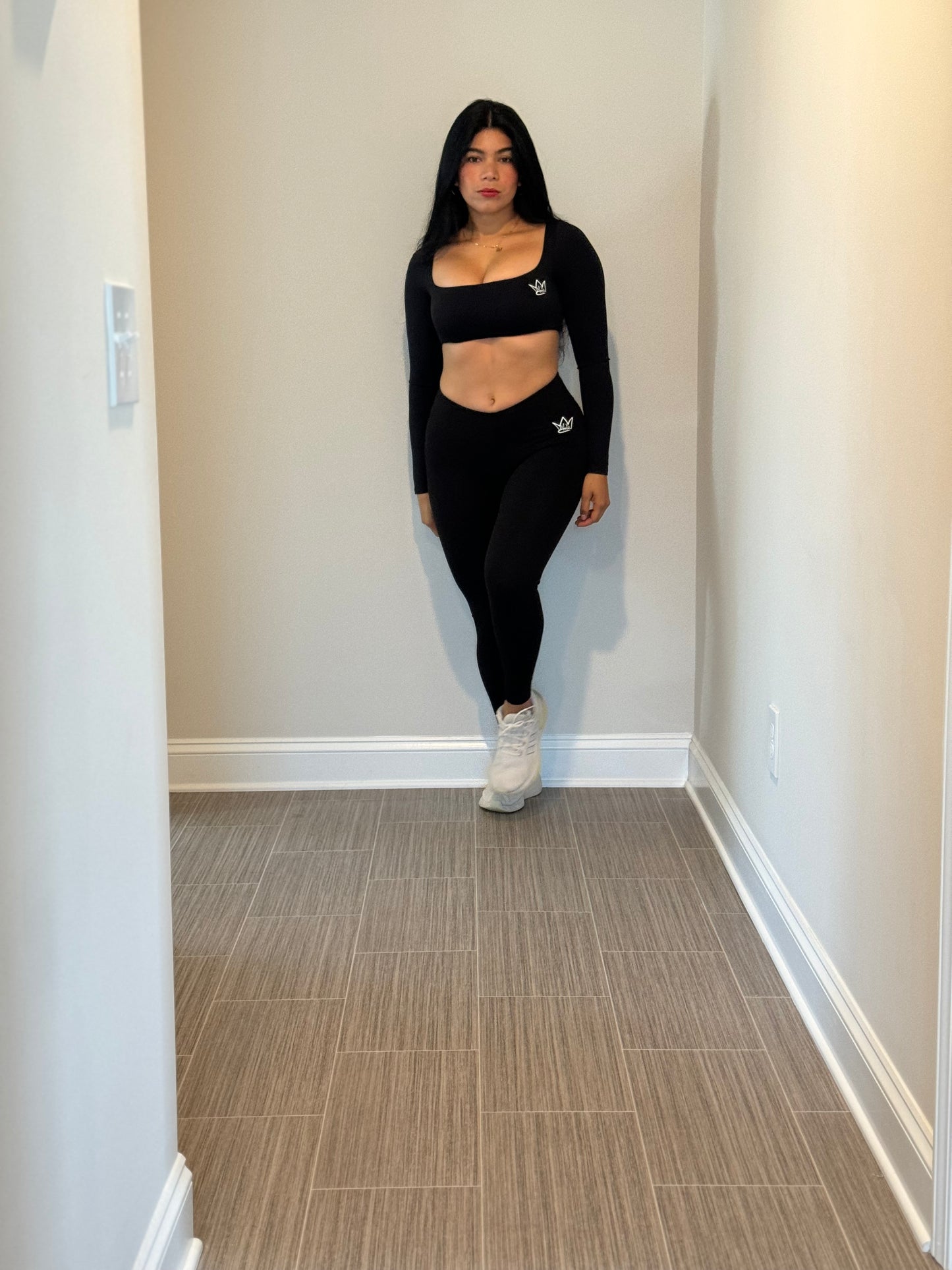 V black leggin set