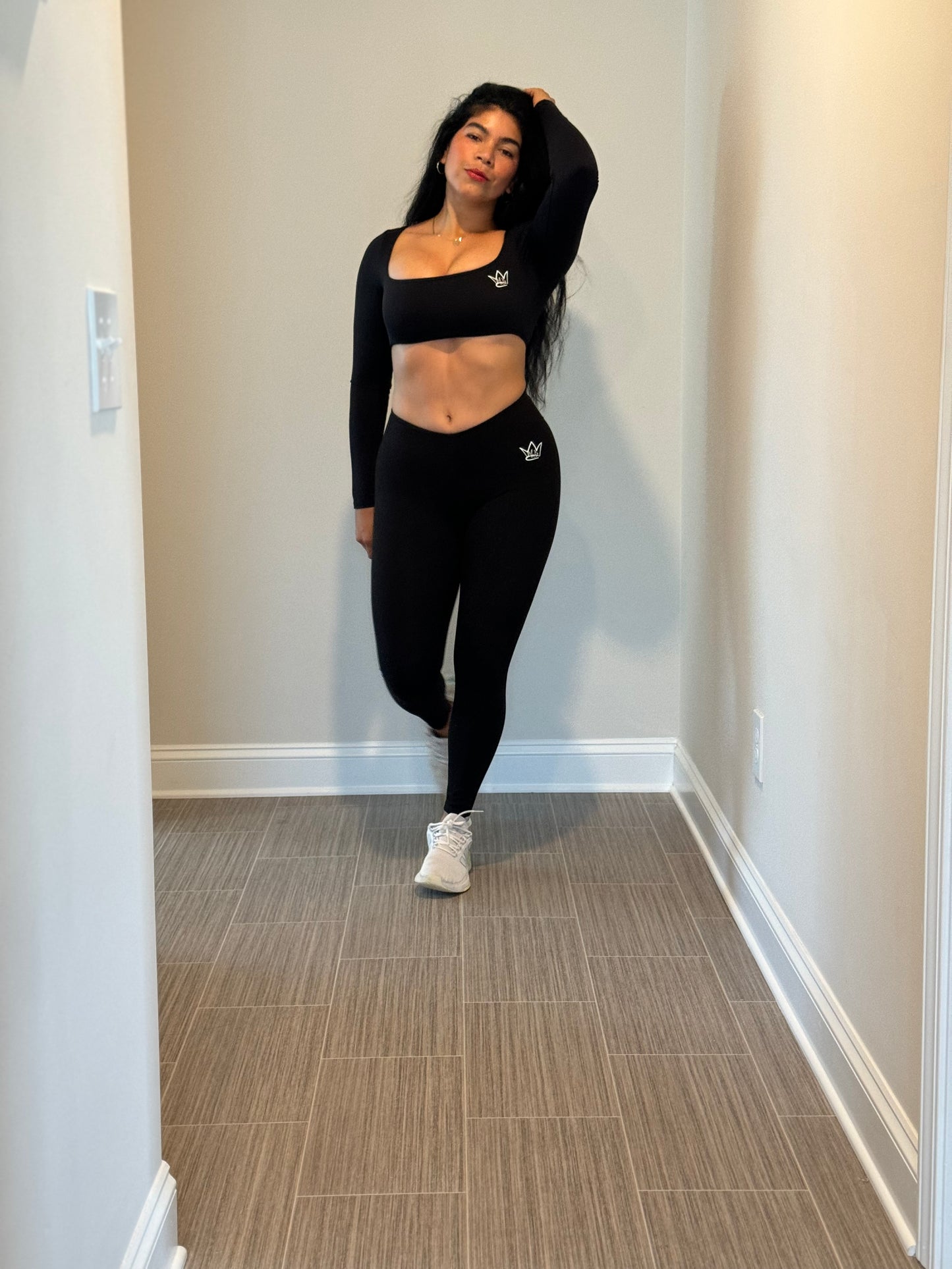V black leggin set